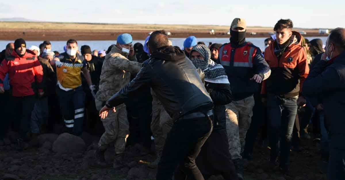 Şanlıurfa'da Gölette kaybolan gençlerden biri bulundu 2 şanlıurfa'da gölette bir genç bulundu