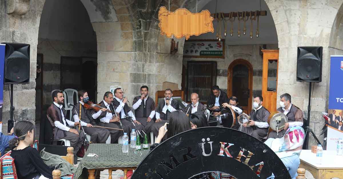 Şanlıurfa'nın Tarihi Gümrükhanı’nda müzik ziyafeti 1 Şanlıurfa'nın Tarihi Gümrükhanı’nda müzik ziyafeti