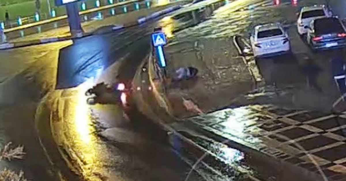 Şanlıurfa’da kaza anları şehir polis kameralarına yansıdı