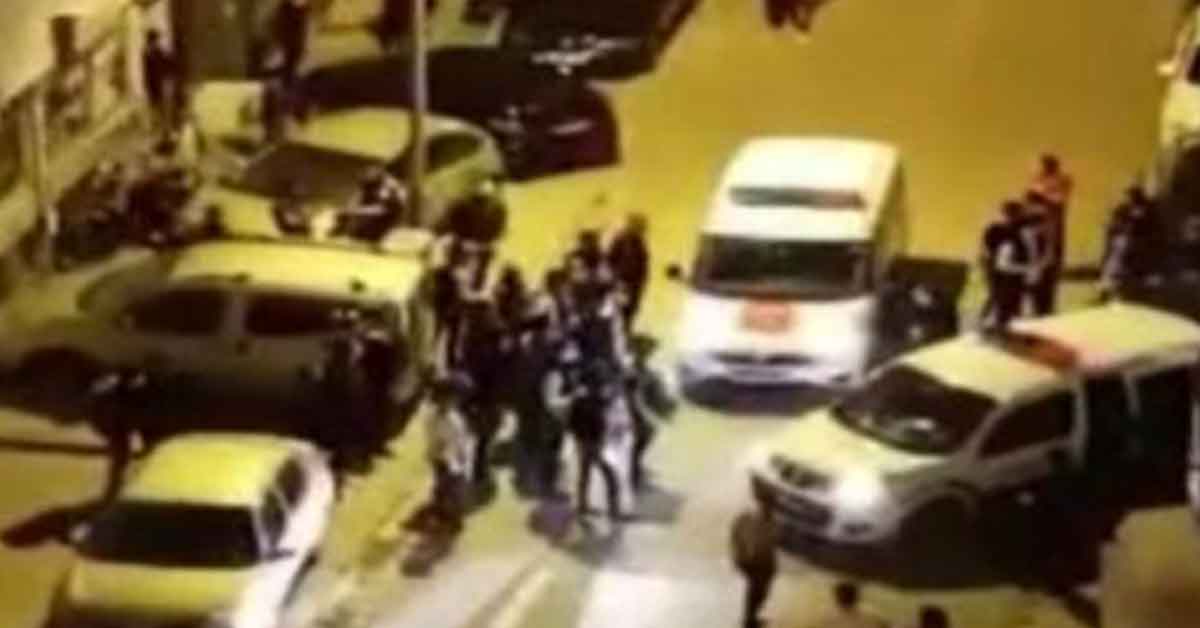 Çocuk kaçırma iddiası mahalleliyi sokağa döktü 1 cocuk kacirma 1