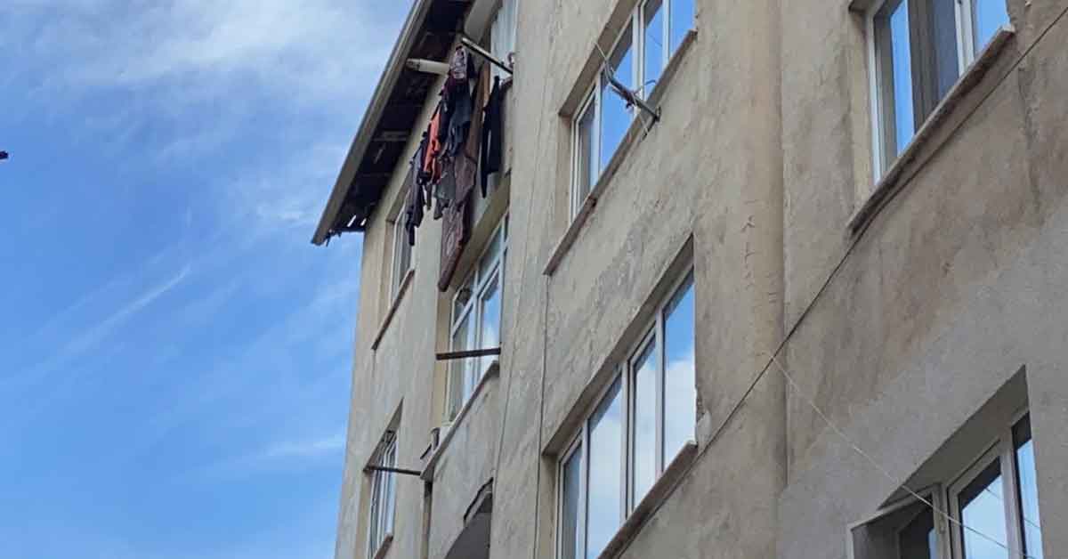 12 metre yükseklikten düşen çocuk hayatını kaybetti 1 12 metre yükseklikten düşen çocuk hayatını kaybetti