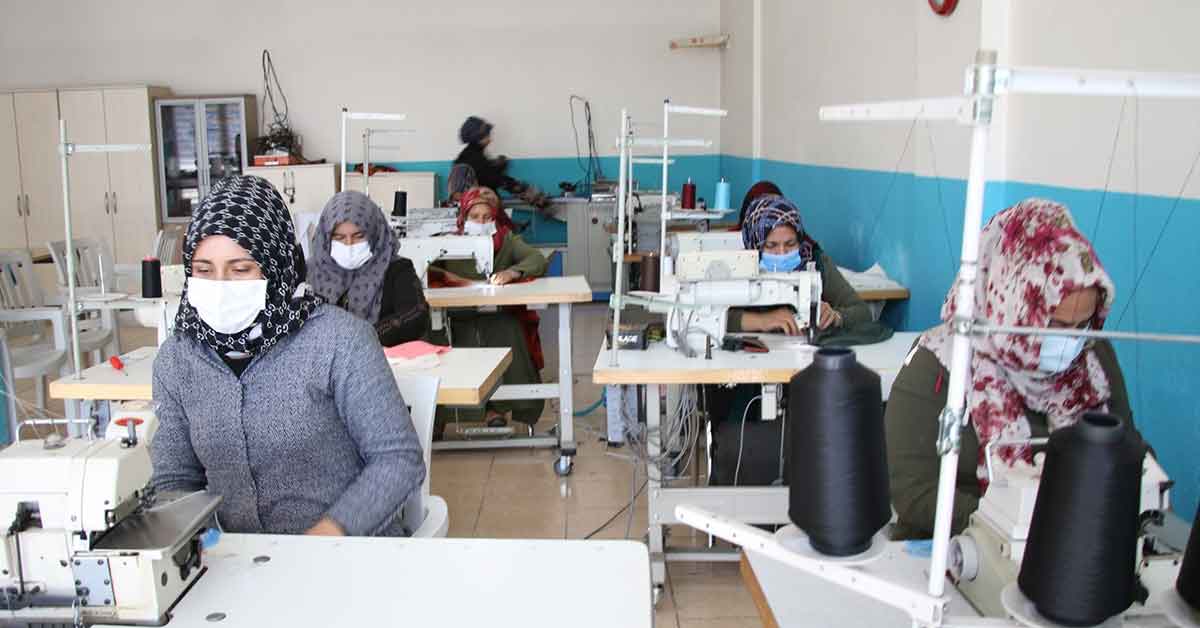 Urfa'da Millet evlerinde meslek sahibi oluyorlar