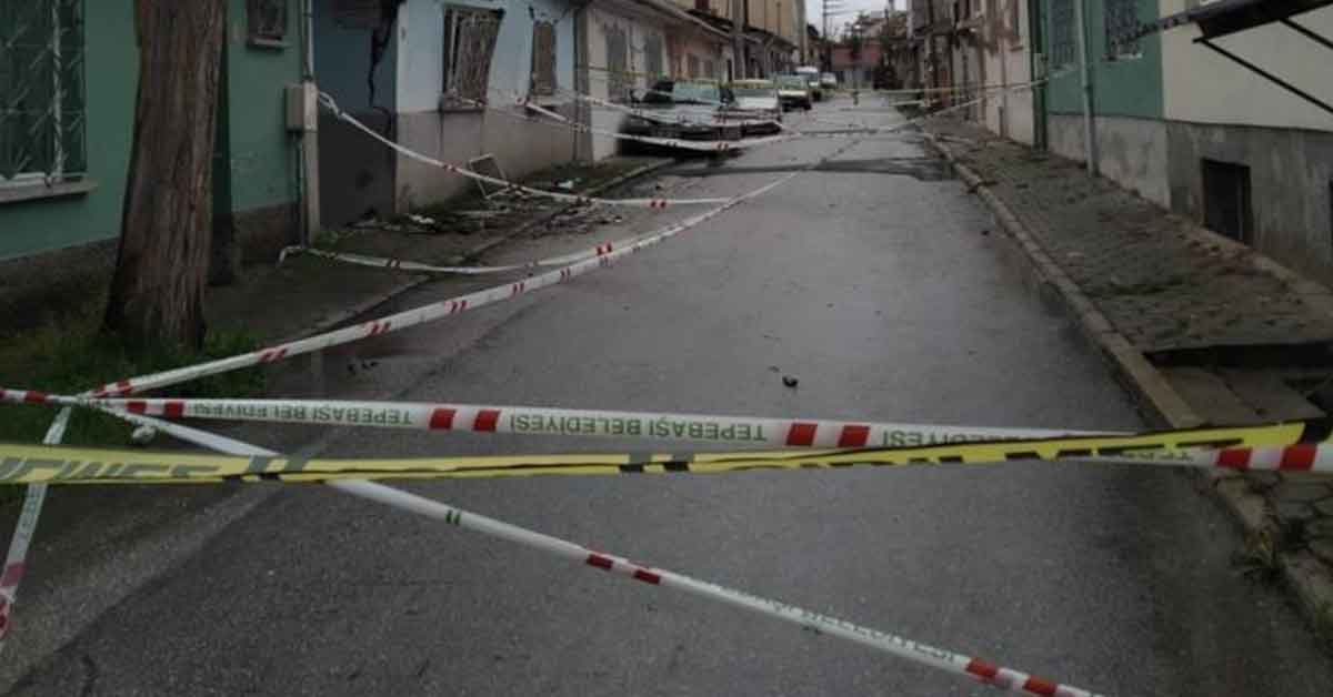 Evde Bulunan helyum Tüpleri Patladı 1 helyum
