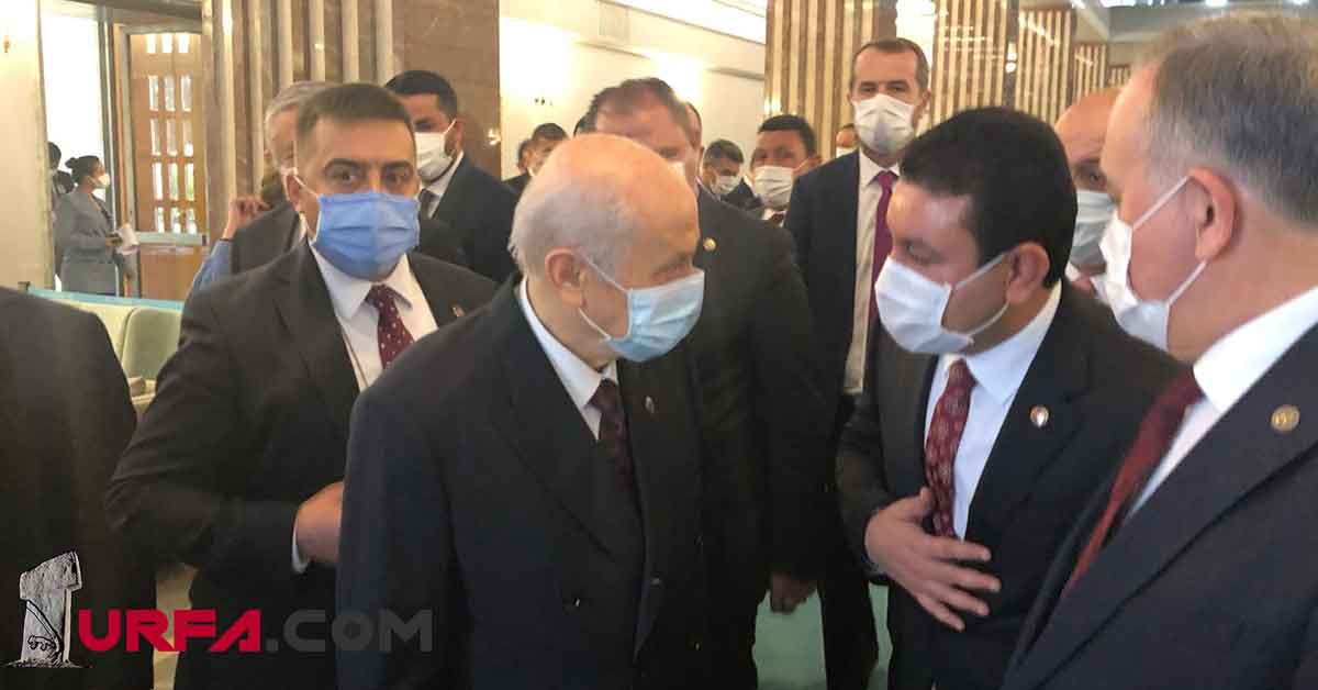 Özyavuz’dan Bahçeli’ye anlamlı hediye