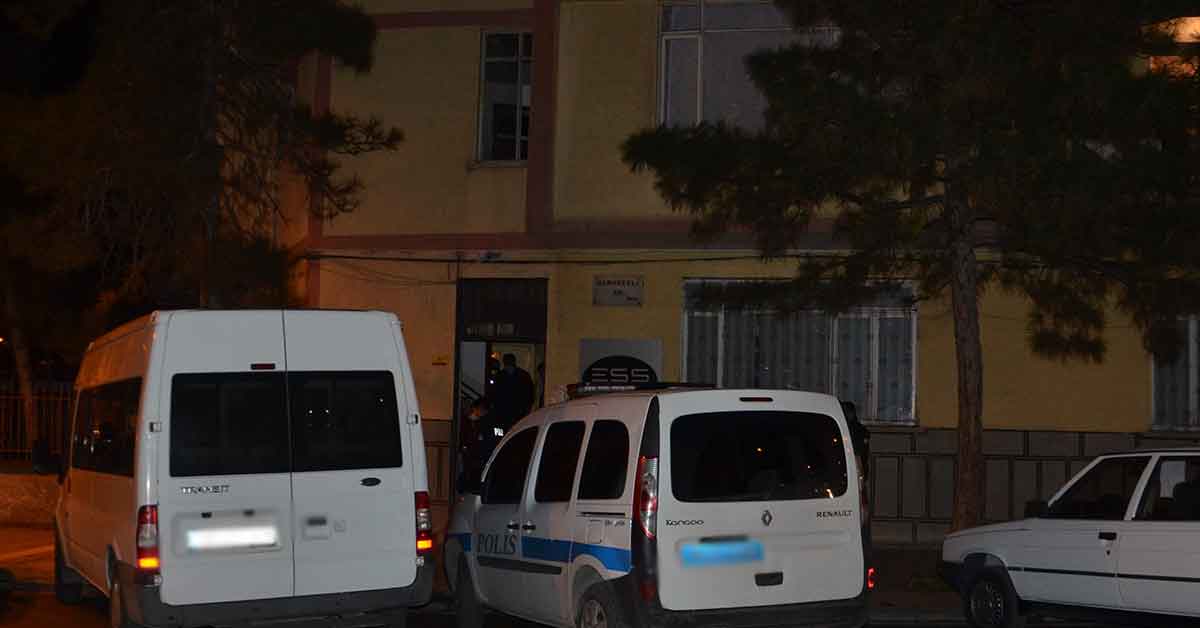 Ocakta unutulan yemek sonu oldu