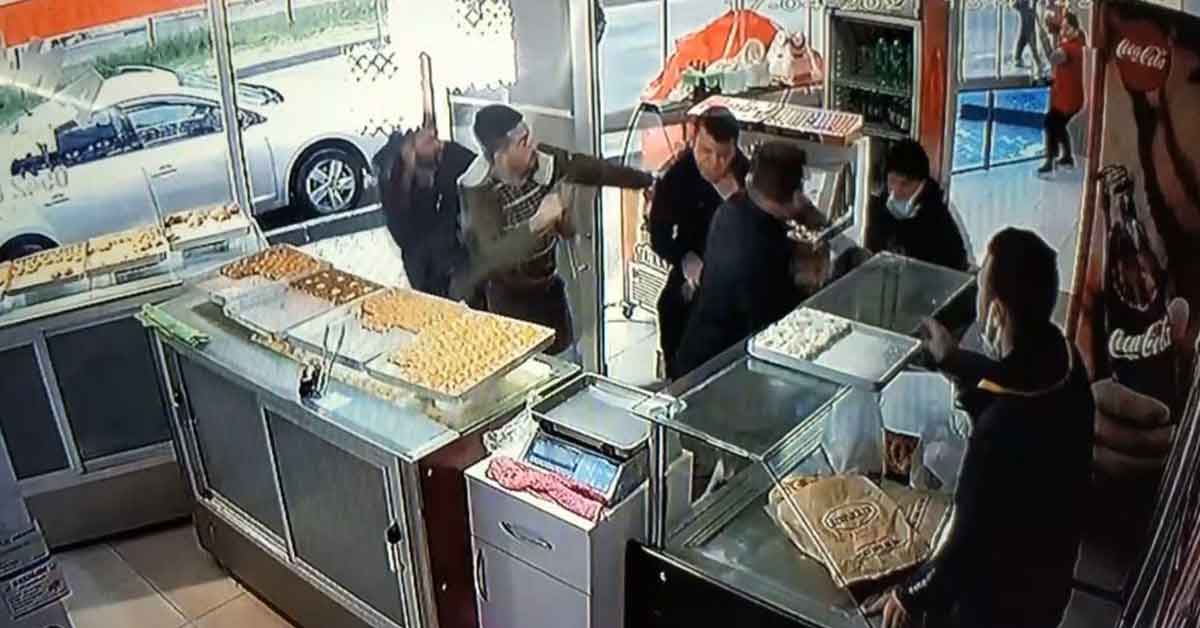 “Tatlı istiyoruz” deyip pastanede olay çıkarttılar