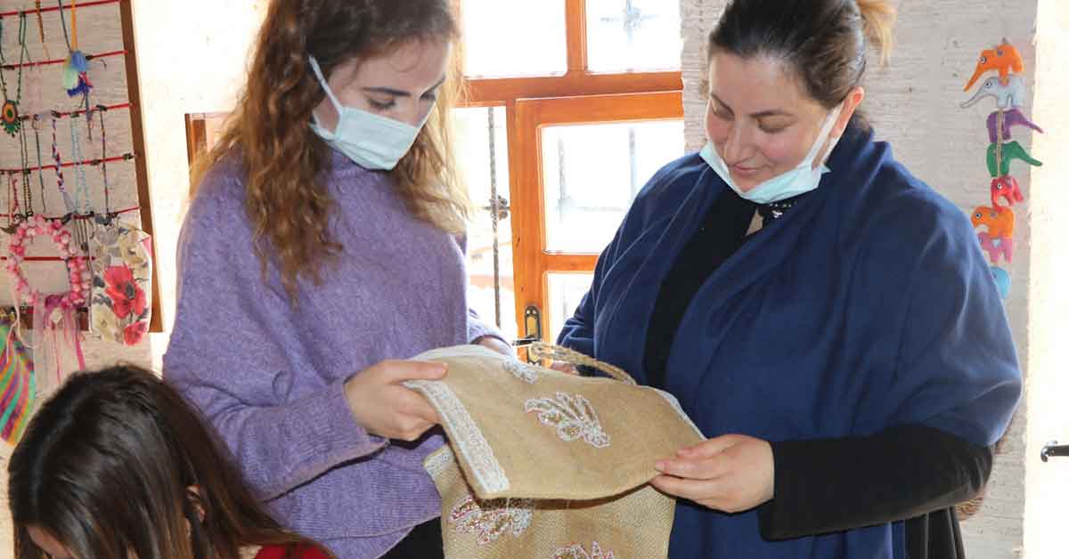 Başkan Ekinci ve Eşi Kadın Merkezini Ziyaret Ettiler