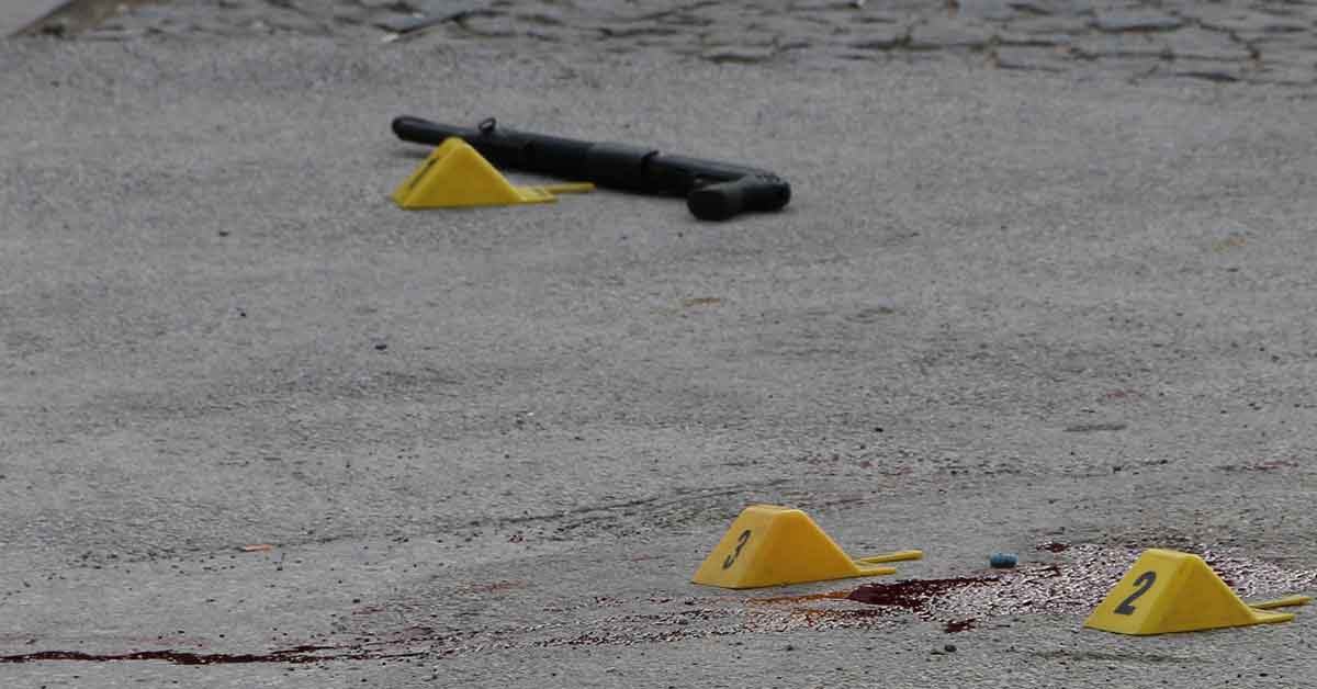 Silahlı kavga: 1'i polis 2 yaralı 1 Silahlı kavga: 1'i polis 2 yaralı