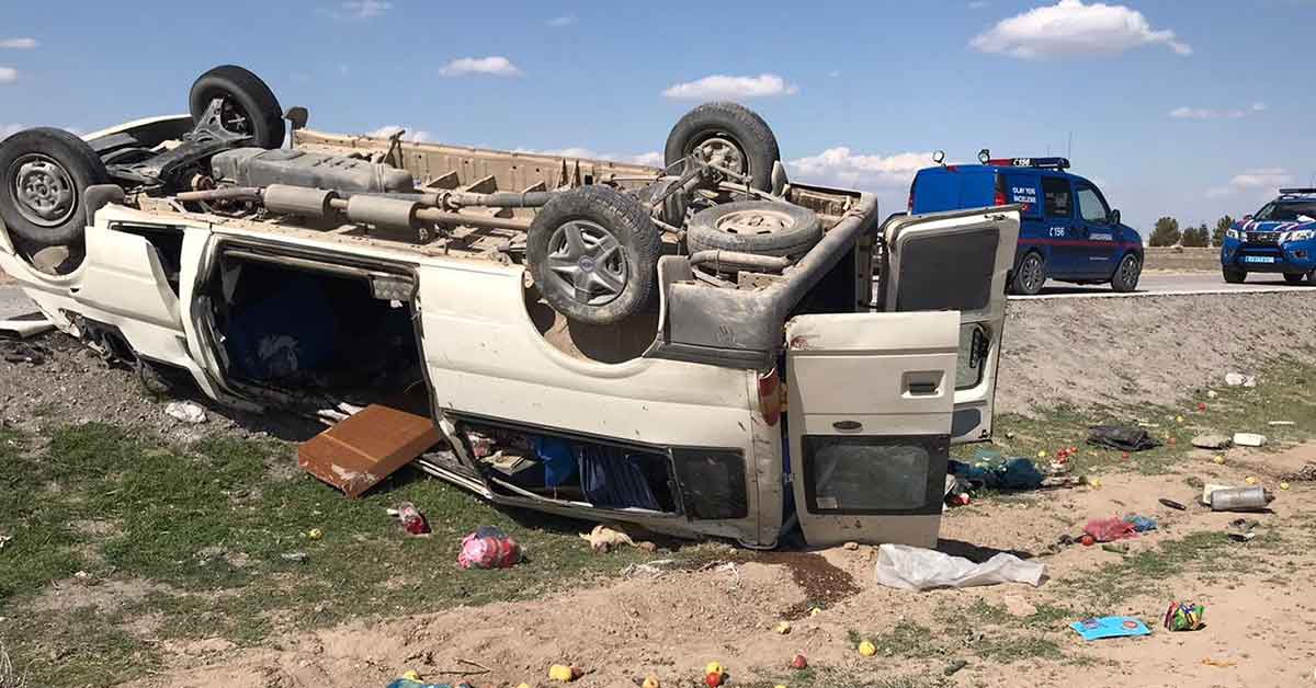 Tarım işçilerini taşıyan minibüs devrildi: 2 ölü, 6 yaralı 2 İşçileri taşıyan minibüs devrildi: 2 ölü, 6 yaralı