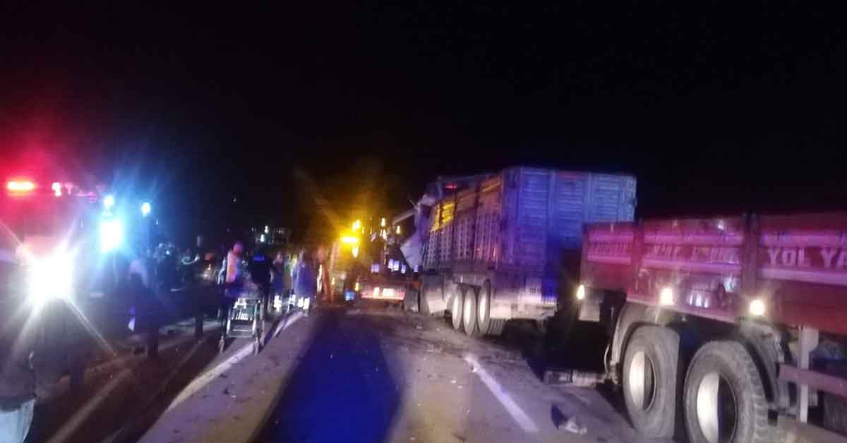 5 tır zincirleme kaza yaptı: 2 ağır yaralı 2 5 tır zincirleme kaza yaptı: 2 ağır yaralı