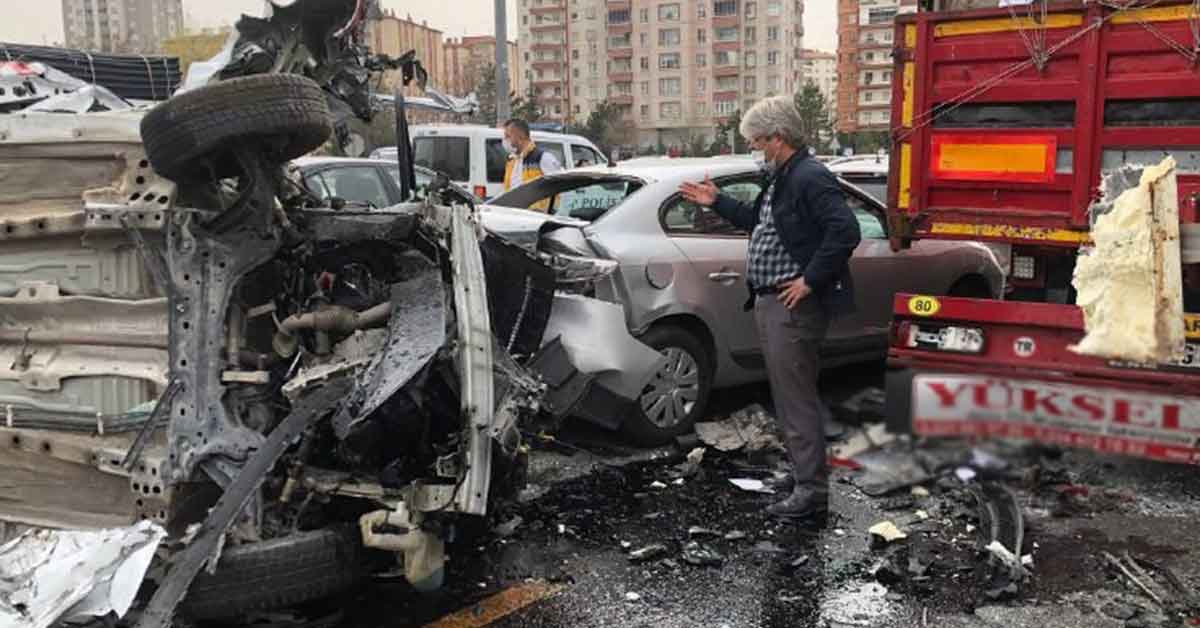 Zincirleme kazada ortalık savaş alanına döndü