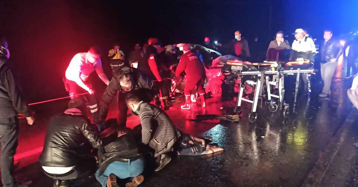 Trafik kazası: 2 ölü, 2'si ağır 10 yaralı