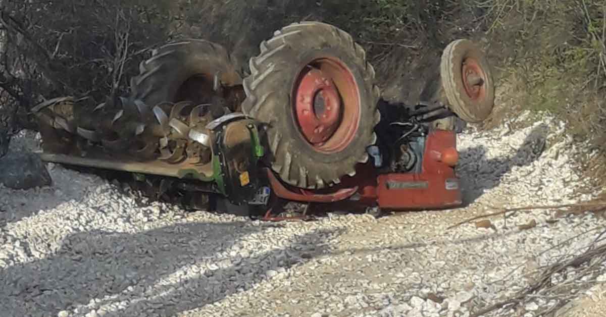 Traktörün altında kalan yaşlı adam hayatını kaybetti