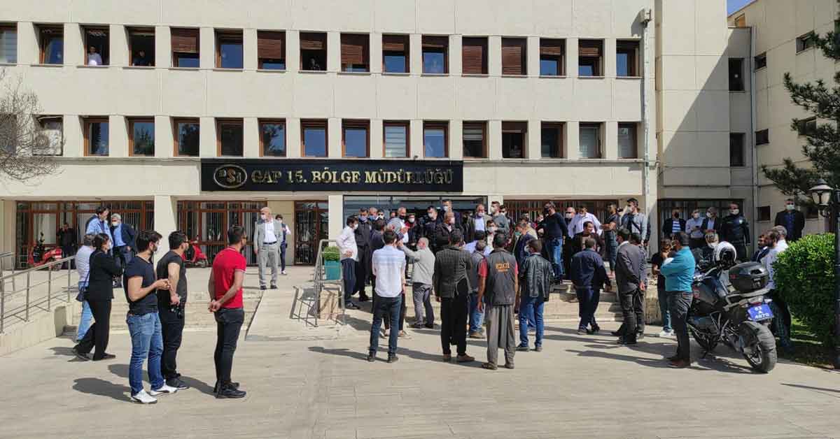 Şanlıurfa'da çiftçiler DSİ’yi bastı 2 Şanlıurfa'da çiftçiler DSİ’yi bastı