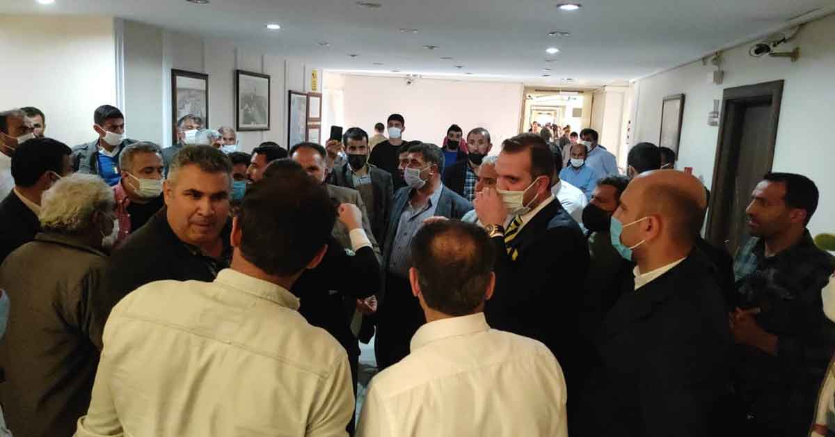 Şanlıurfa'da çiftçiler DSİ’yi bastı 3 Şanlıurfa'da çiftçiler DSİ’yi bastı