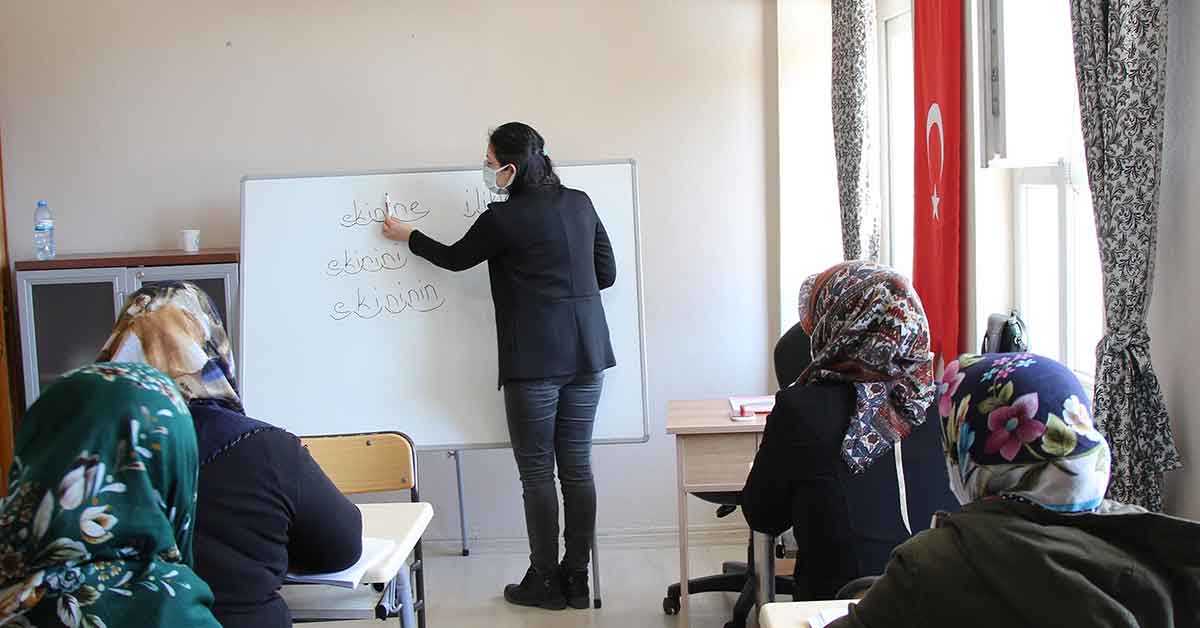Şanlıurfa’da kadınlara kırmızı kurdele projesi