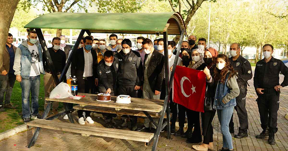 Şanlıurfa'da Görev başındaki polislere sürpriz
