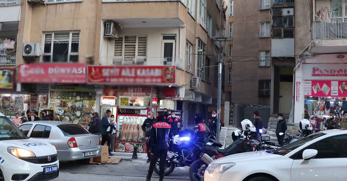 Şanlıurfa'da akrabalar arasında silahlı kavga: 1 ölü 1 Şanlıurfa'da akrabalar arasında silahlı kavga: 1 ölü