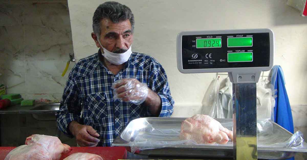 Urfa'da 20 yıllık kasaptan ilginç tavuk önerisi
