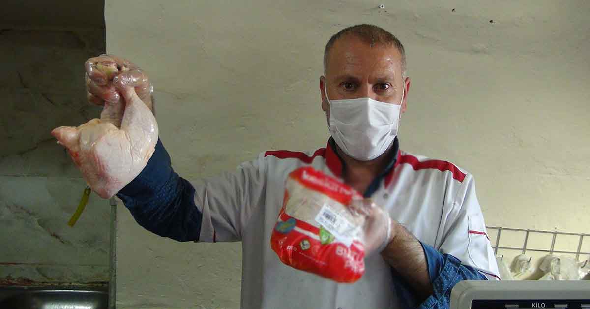 Urfa'da 20 yıllık kasaptan ilginç tavuk önerisi 1 Urfa'da 20 yıllık kasaptan ilginç tavuk önerisi