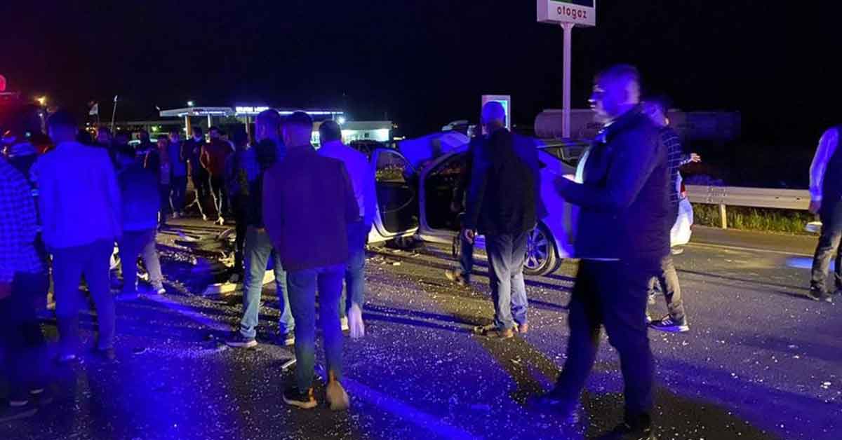 Urfa'da Otomobiller kafa kafaya çarpıştı: 4 yaralı