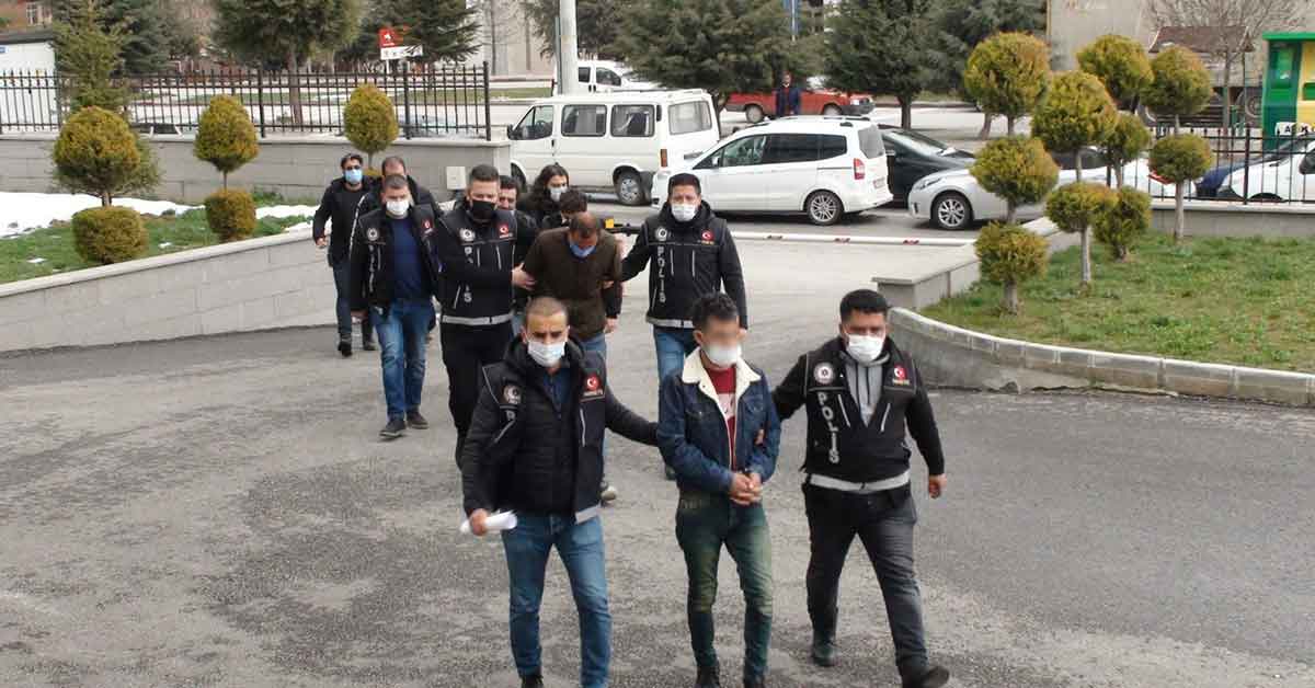 Uyuşturucu operasyonunda tutuklu sayısı 19'a yükseldi 1 Urfa dahil 5 ilde yapılan uyuşturucu operasyonunda tutuklu sayısı 19'a yükseldi