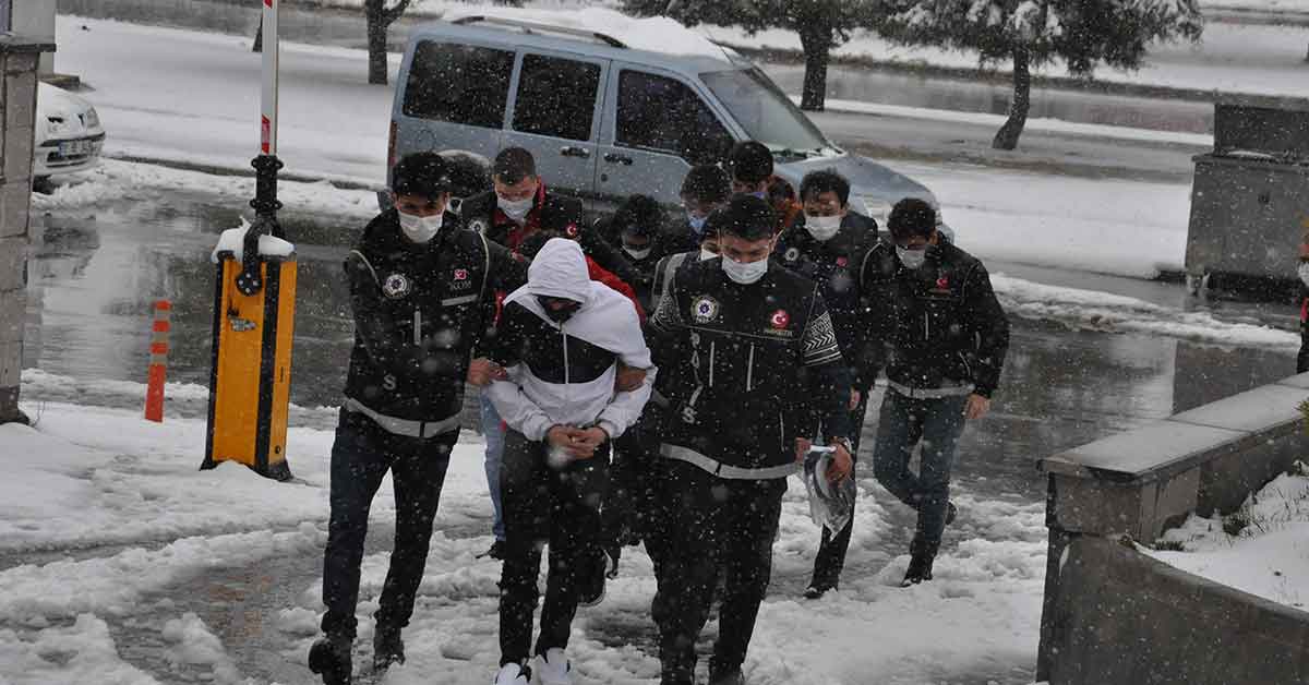 Urfa dahil 5 ilde uyuşturucu operasyonu: 7 tutuklu