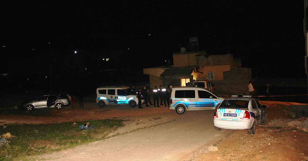 Urfa'daki yol verme kavgasında ölü sayısı 3'e yükseldi 3 Şanlıurfa’da yol verme kavgası: 2 ölü, 9 yaralı