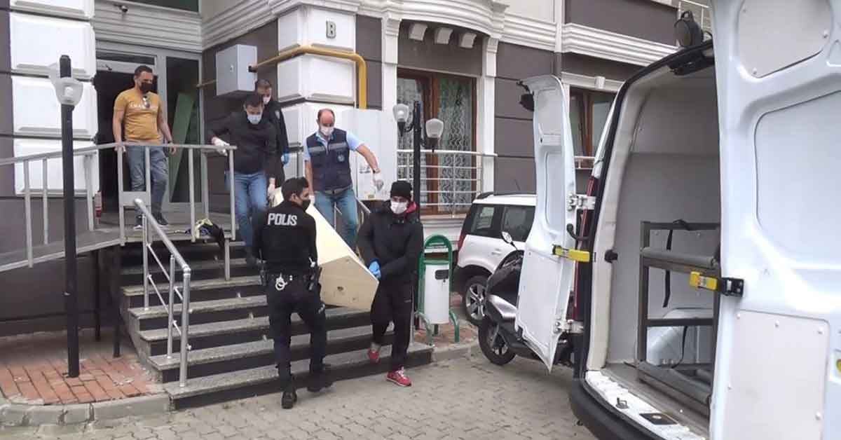Doktor, kızıyla aynı odada ölü bulundu