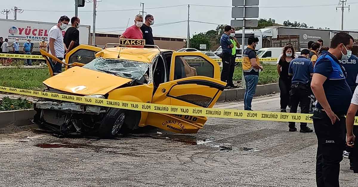 Feci kaza: 2 ölü, 5 yaralı 2 Feci kaza: 2 ölü, 5 yaralı