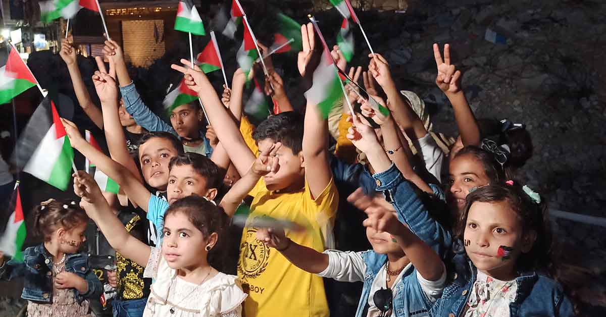 Filistinli çocuklar, İsrail saldırılarında ölen akranlarını andı