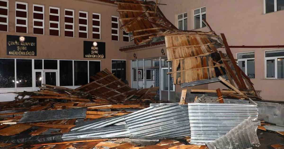 Fırtına 10 dakika sürdü faturası ağır oldu 1 Fırtına 10 dakika sürdü faturası ağır oldu