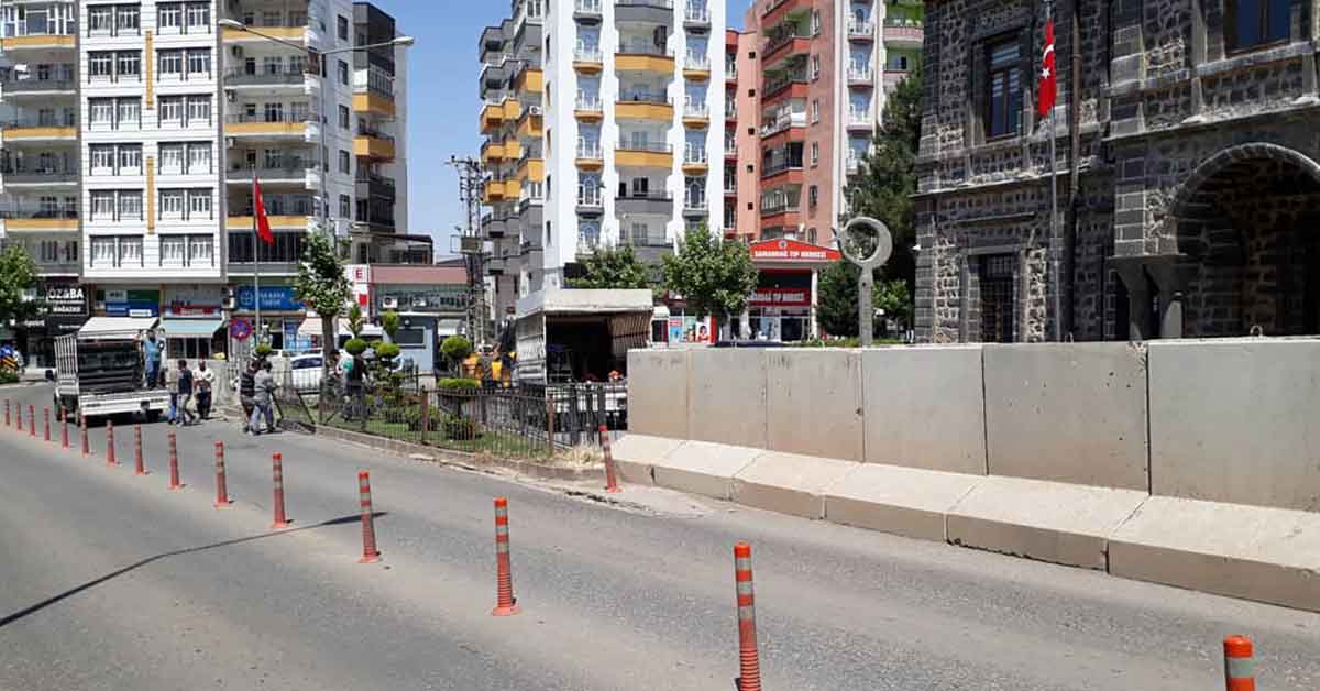 Antep belediyesi Siverek'te yol çalışması yapıyor