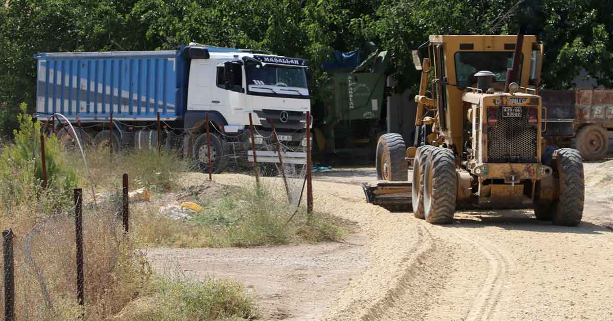 Karaköprü Kırsalında Yol Hizmeti Tam Gaz Sürüyor 1 karakopru 3