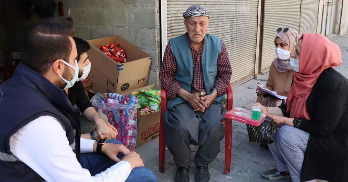 Şanlıurfada 65 yaş üstüne kolonya ve lokum dağıtıldı 2 kolonya seker 1