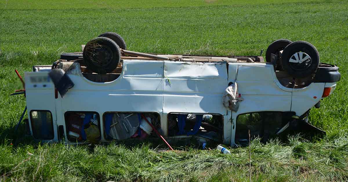 Mevsimlik işçileri taşıyan minibüs kaza yaptı: 5 yaralı