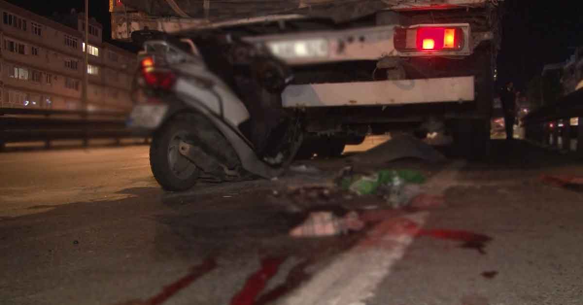 Motosiklet tıra arkadan çarptı:1 ölü 1 yaralı