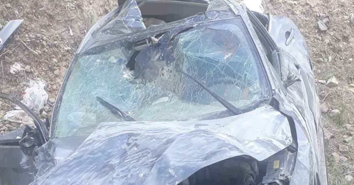Otomobil şarampole yuvarlandı: 1 ölü, 3 yaralı