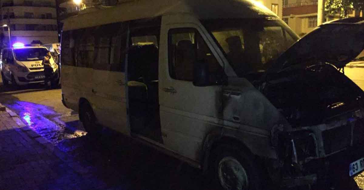 Siverek'te park halindeki minibüs kundaklandı 2 siverek kundaklama 2