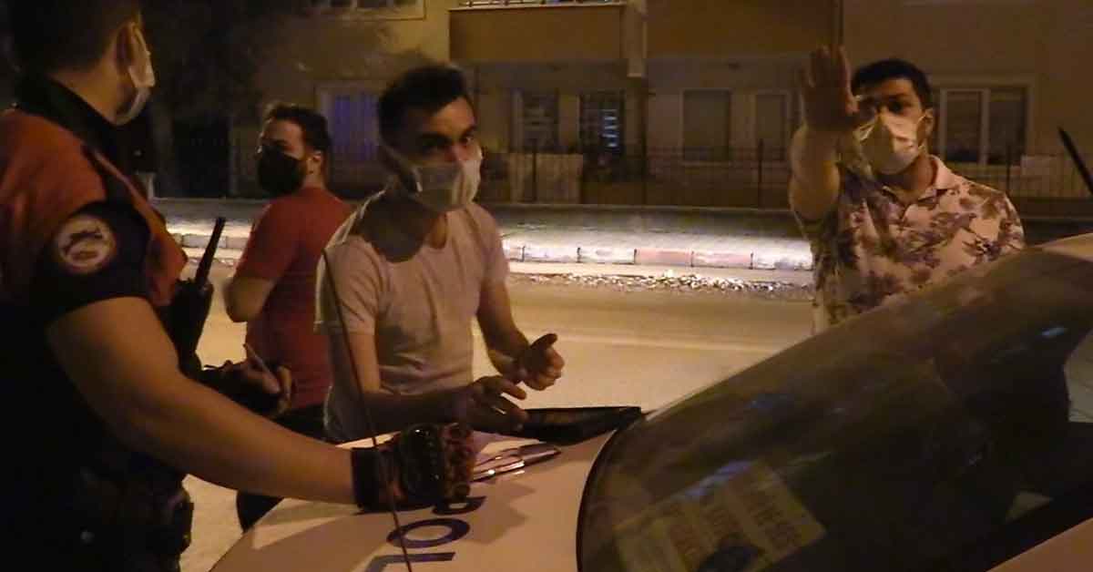 Suriyeliler Polise boş kağıdı izin belgesi olarak gösterdiler, cezayı yediler