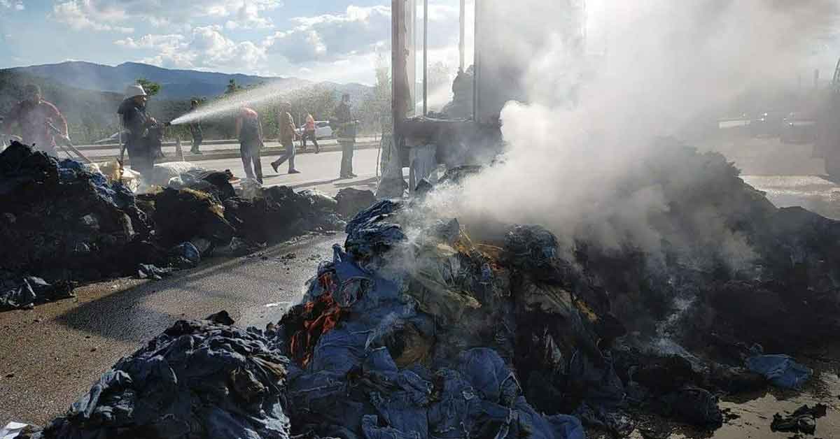 Tekstil ürünü taşıyan tır yandı