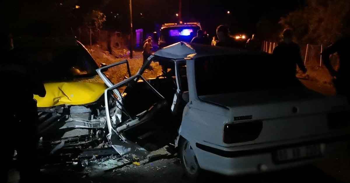 İki otomobil çarpıştı: 6 yaralı