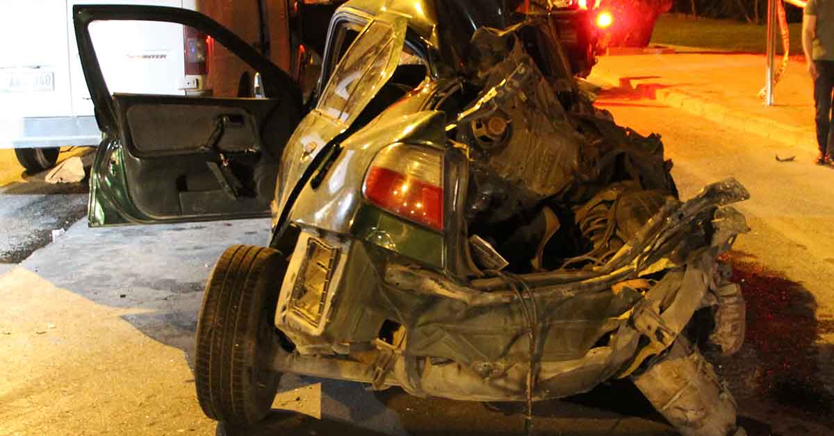 Hurda yığınına dönen otomobilde can pazarı 3 Hurda yığınına dönen otomobilde can pazarı