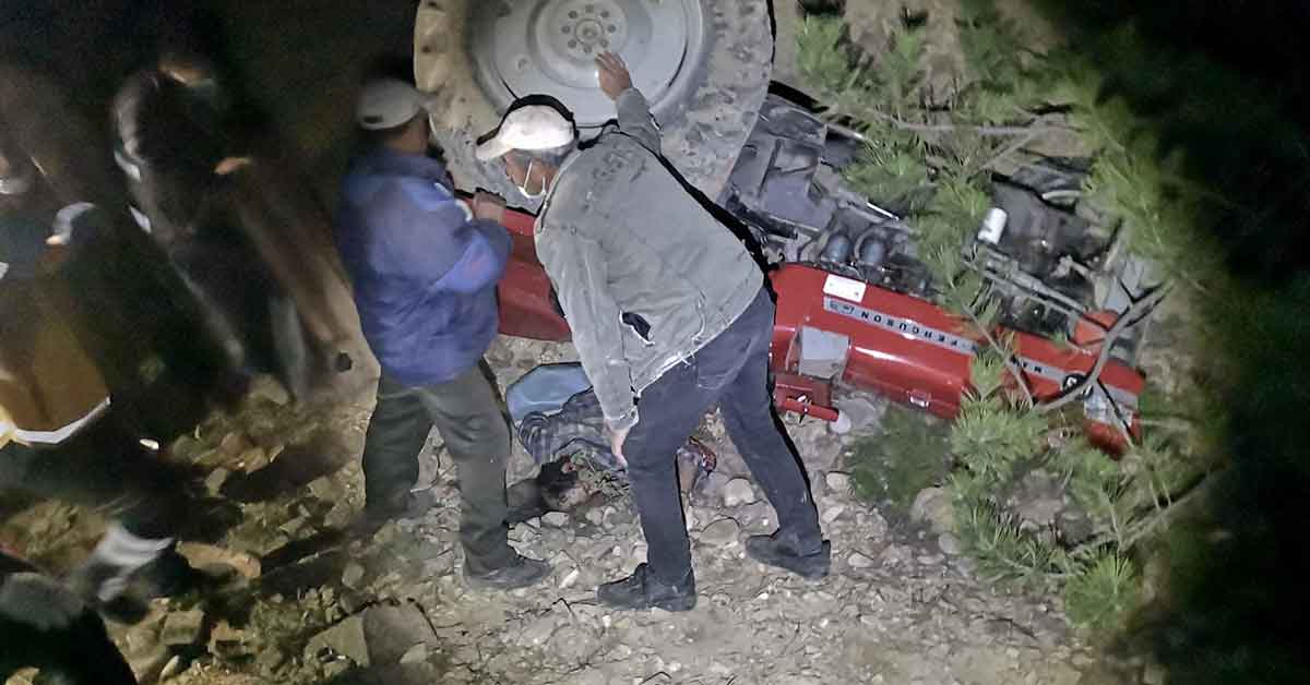 Traktörün altında kalan sürücü hayatını kaybetti 1 Devrilen traktörün altında kalan sürücü hayatını kaybetti