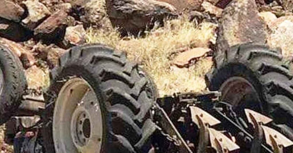 Urfa'da devrilen traktörün altında kalan çiftçi öldü