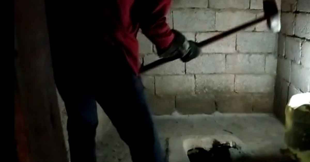 Şanlıurfa’da foseptik çukuruna düşen keçi kurtarıldı