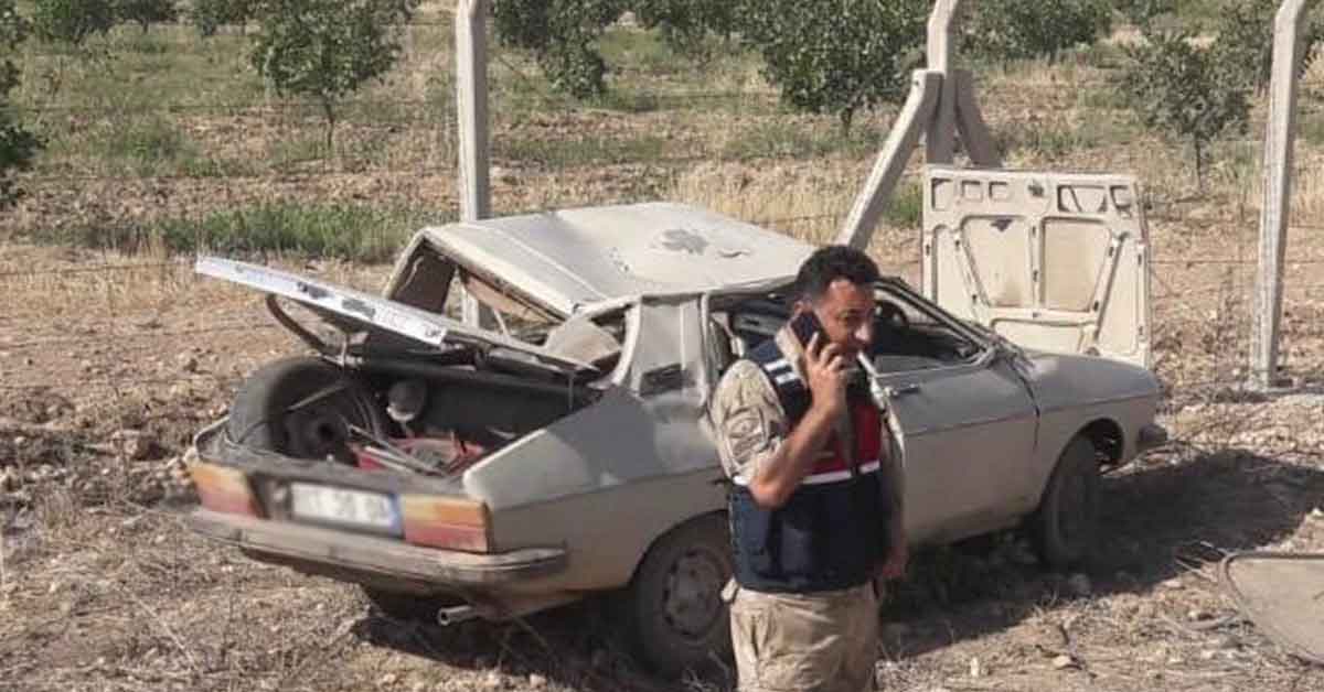 Urfa'da devrilen otomobildeki 2 kişi yaralandı