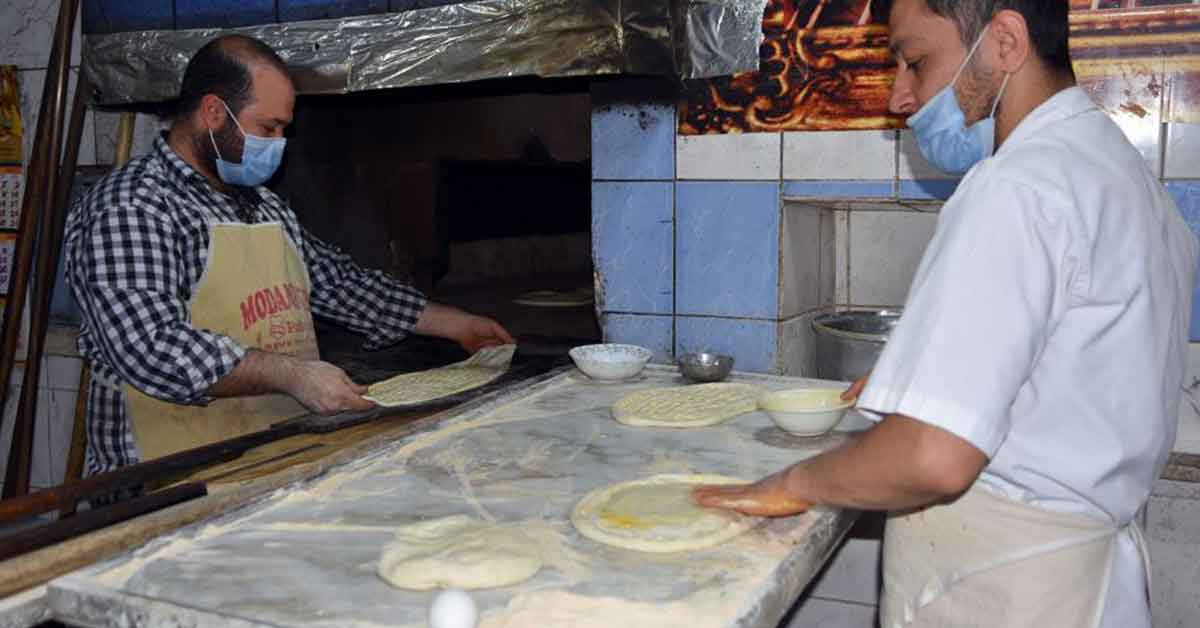 Urfa'da sahurun vazgeçilmezi yağlı ekmeğe rağbet sürüyor