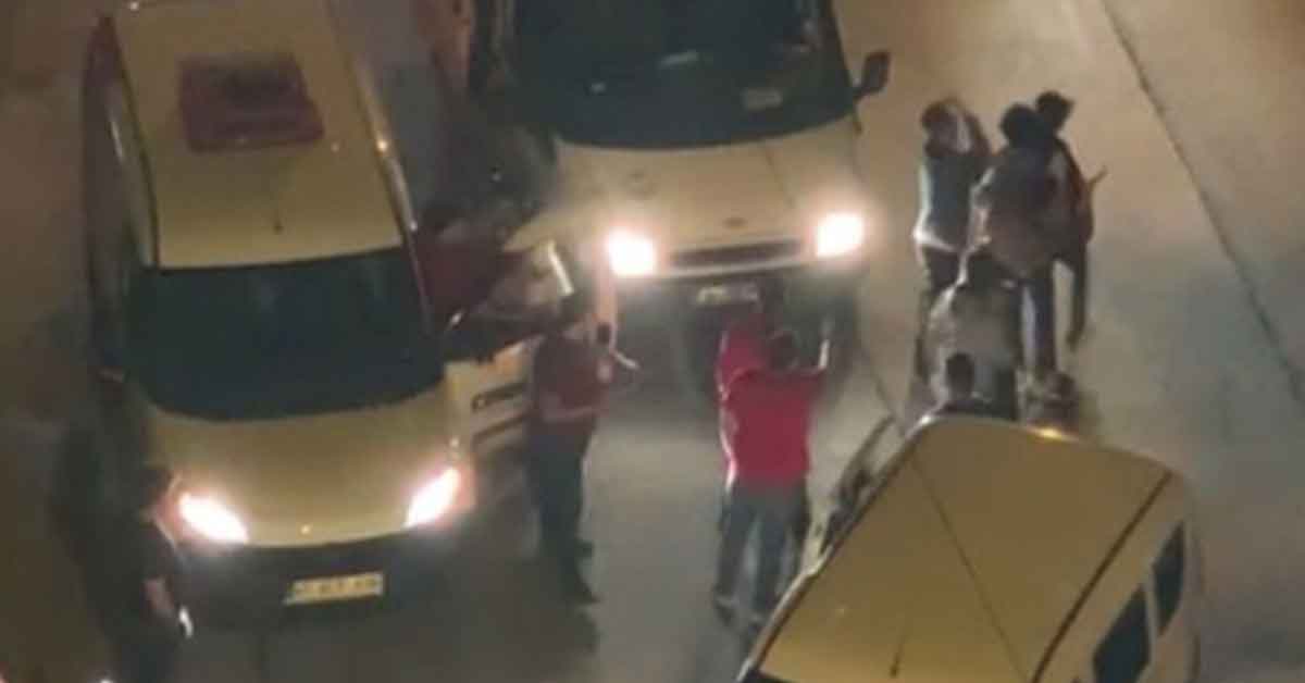 Yol Verme Kavgasında Yumruklar Havada Konuştu 1 yol verme kavgasi
