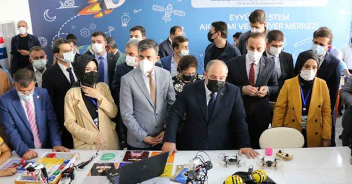 Bakan Varank Stem Akademi merkezi'nde